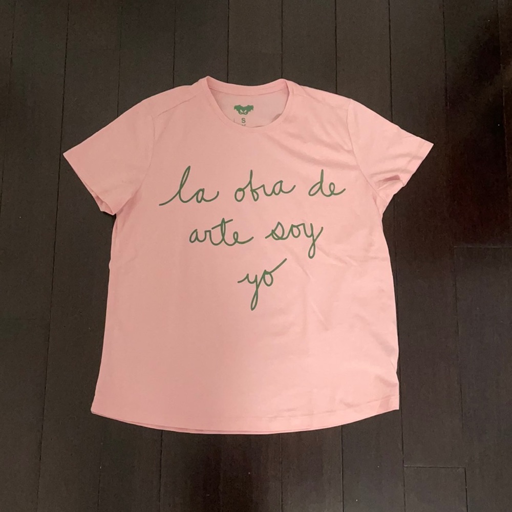 La Obra De Arte Soy Yo T-shirt in amazing condition